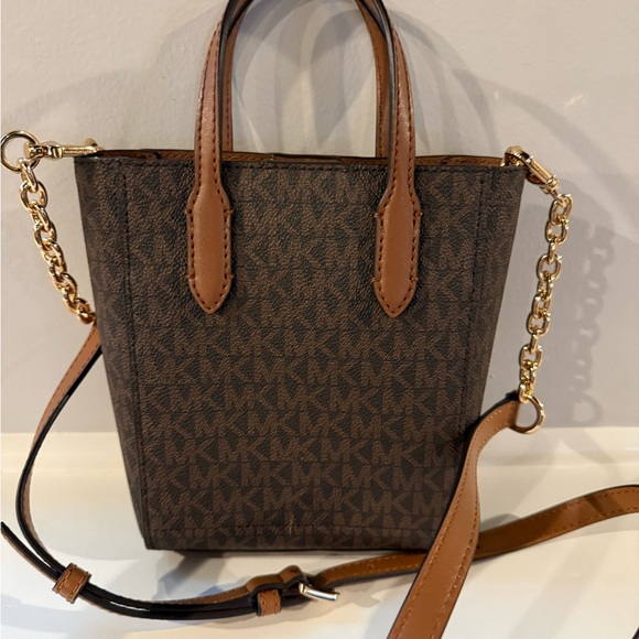Michael Kors Brown extra small Bag with Gold Chain - Picture 3 of 6